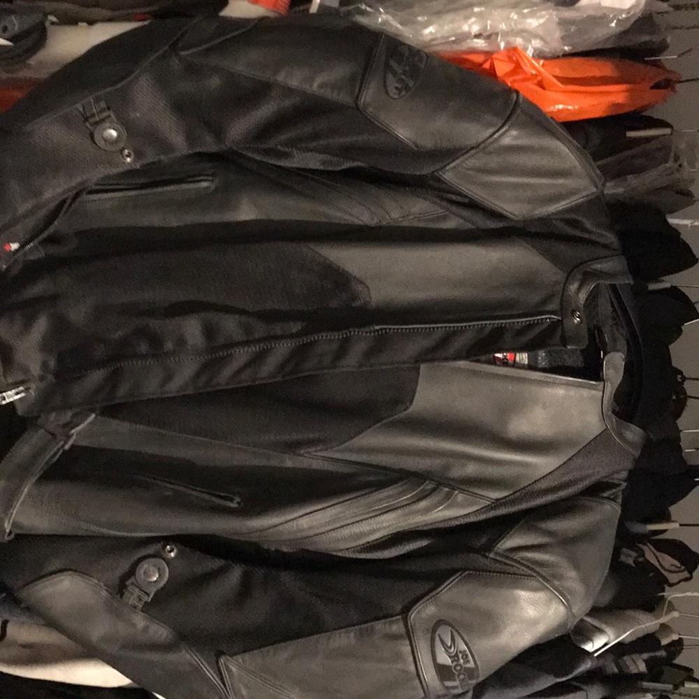 Motorcycle riding jacket
